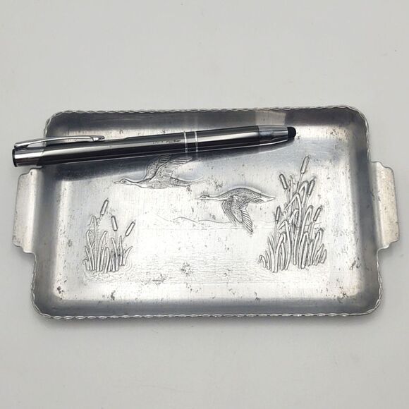 Vintage Duck / Goose Aluminum Tip Tray - Picture 3 of 4